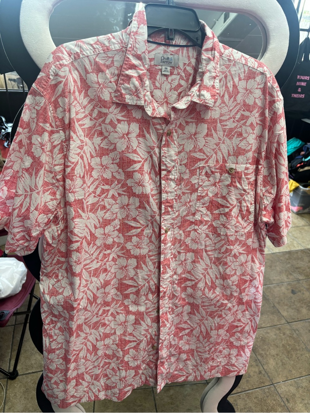 Croft & Barrow Red and White Floral Short-Sleeve Button-Down Shirt